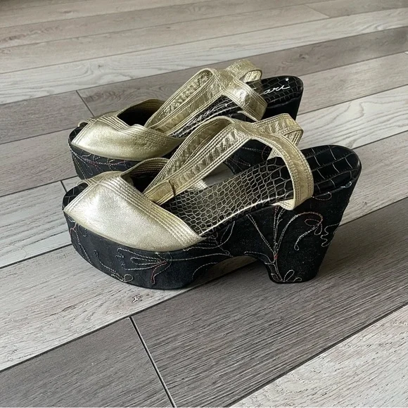 Chic Gold and Black Platform Sandals